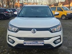 Weis Gebraucht 2018 Ssangyong (KGM) Tivoli Sapphire SUV | 11.400 € (Fairer Preis)