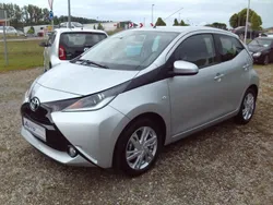 Silber Gebraucht 2018 Toyota Aygo X-play Kleinwagen | 10.690 € (Fairer Preis)