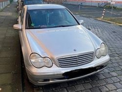 Silber Gebraucht 2003 Mercedes C200 Limousine | 2.000 € (Superpreis)