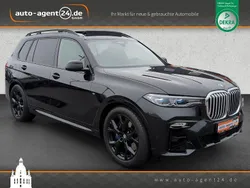 Black sapphire metallic (475) Gebraucht 2022 BMW X7 M Sport SUV | 64.990 € (Superpreis)