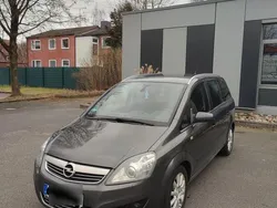 Grau Gebraucht 2009 Opel Zafira Innovation Van / Kleinbus | 2.790 € (Fairer Preis)