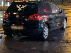 Schwarz Gebraucht 2004 VW Golf V Kleinwagen | 3.400 € (Teuer)