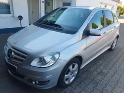 Silber Gebraucht 2010 Mercedes B180 Van / Kleinbus | 3.990 € (Fairer Preis)