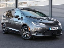 Grau Gebraucht 2020 Chrysler Pacifica Van / Kleinbus | 27.950 €