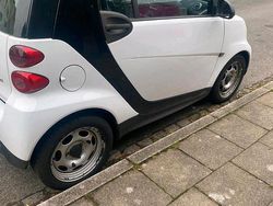Weiß Gebraucht 2014 Smart ForTwo Coupé Kleinwagen | 2.050 € (Guter Preis)