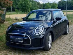 Schwarz Gebraucht 2022 Mini Cooper SE Kleinwagen | 20.900 € (Etwas zu teuer)