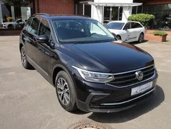 Schwarz Gebraucht 2023 VW Tiguan Life SUV | 21.950 € (Guter Preis)