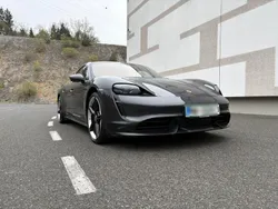 Grau Gebraucht 2020 Porsche Taycan Turbo Limousine | 59.000 € (Teuer)
