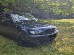 Blau Gebraucht 2002 BMW 325 Limousine | 3.900 €