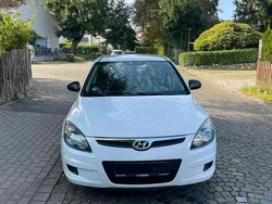 Weiß Gebraucht 2009 Hyundai i30 Limousine | 2.999 € (Fairer Preis)