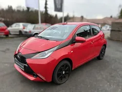 Rot Gebraucht 2015 Toyota Aygo X-play Kleinwagen | 7.980 € (Fairer Preis)