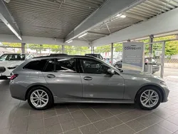 Skyscraper grau Gebraucht 2022 BMW 318 Sport Line Kombi | 30.700 € (Fairer Preis)