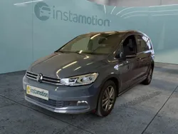 Grau Gebraucht 2023 VW Touran Move Van / Kleinbus | 35.750 € (Fairer Preis)