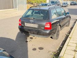 Schwarz Gebraucht 2001 Audi A4 Kombi | 950 € (Guter Preis)