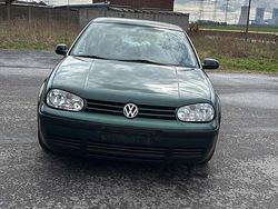 Grün Gebraucht 1998 VW Golf IV Kleinwagen | 3.300 €