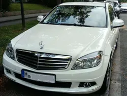 Weiß Gebraucht 2008 Mercedes C180 Elegance Limousine | 10.999 € (Etwas zu teuer)