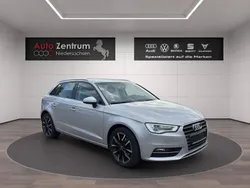 Floret silver metallic Gebraucht 2015 Audi A3 Attraction Limousine | 14.970 € (Fairer Preis)