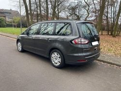 Schwarz Gebraucht 2017 Ford Galaxy Van / Kleinbus | 13.450 € (Guter Preis)