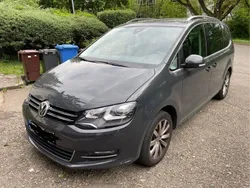 Grau Gebraucht 2019 VW Sharan Highline Van / Kleinbus | 25.300 € (Fairer Preis)