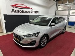 Silber Gebraucht 2023 Ford Focus Titanium X Limousine | 18.190 € (Fairer Preis)