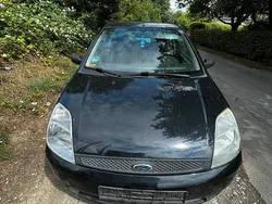 Schwarz Gebraucht 2003 Ford Fiesta Kleinwagen | 600 € (Fairer Preis)