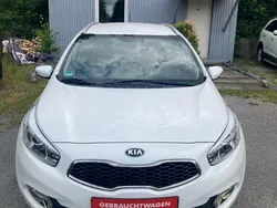 Weiß Gebraucht 2015 Kia Ceed Limousine | 10.700 € (Fairer Preis)
