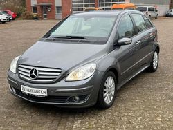 Grau Gebraucht 2008 Mercedes 180 Edition Limousine | 2.499 € (Superpreis)