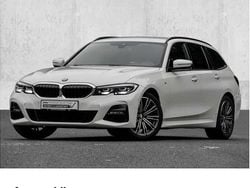 Alpinweiss iii Gebraucht 2022 BMW 320 M Sport Kombi | 30.590 € (Guter Preis)