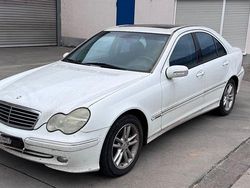 Weiß Gebraucht 2001 Mercedes C200 Avantgarde Limousine | 1.999 € (Superpreis)