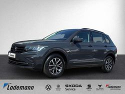 Grau Gebraucht 2023 VW Tiguan Life SUV | 27.489 € (Fairer Preis)