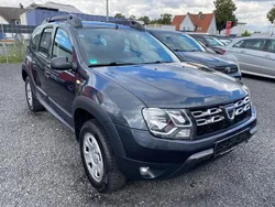 Grau Gebraucht 2015 Dacia Duster Lauréate SUV | 7.999 € (Fairer Preis)