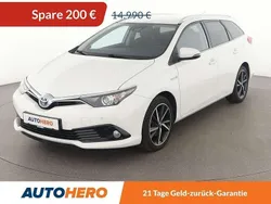 Super (pure) white ii Gebraucht 2017 Toyota Auris Hybrid Edition-S Kombi | 14.790 € (Fairer Preis)