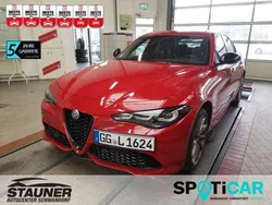 Rosso alfa uni rot metallic (metallic) Gebraucht 2024 Alfa Romeo Giulia Sprint Sprint Coupé | 29.480 €