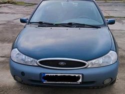Blau Gebraucht 1996 Ford Mondeo Kombi | 600 €