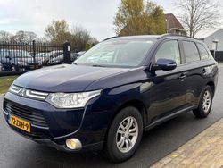 Blau Gebraucht 2013 Mitsubishi Outlander Intense SUV | 4.950 € (Teuer)