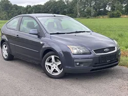 Grau Gebraucht 2007 Ford Focus Titanium Limousine | 1.450 € (Etwas zu teuer)