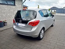 Silber Gebraucht 2013 Opel Meriva Edition Van / Kleinbus | 7.999 € (Fairer Preis)