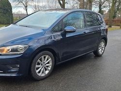 Blau Gebraucht 2015 VW Golf Sportsvan LOUNGE Van / Kleinbus | 10.950 € (Fairer Preis)