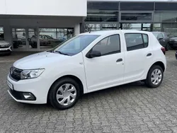 Weiß Gebraucht 2017 Dacia Sandero Ambiance Kleinwagen | 7.940 € (Teuer)