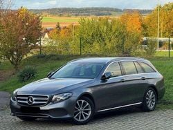 Grau Gebraucht 2017 Mercedes E220 Avantgarde Kombi | 17.000 € (Guter Preis)