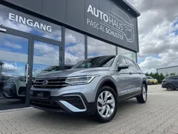 Pyrit silber metallic Gebraucht 2022 VW Tiguan Allspace Life SUV | 31.950 € (Fairer Preis)