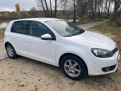 Weiß Gebraucht 2010 VW Golf VI Team Limousine | 3.495 € (Guter Preis)