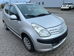 Grau Gebraucht 2009 Nissan Pixo Kleinwagen | 990 € (Fairer Preis)
