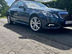 Grau Gebraucht 2009 Mercedes E250 Avantgarde Limousine | 9.000 € (Fairer Preis)