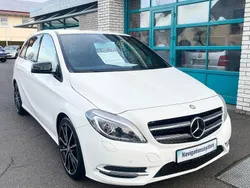 Weiß Gebraucht 2013 Mercedes B180 Sport Van / Kleinbus | 15.950 € (Teuer)