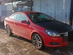 Rot Gebraucht 2007 Opel Astra Cabriolet Cabrio | 2.500 € (Guter Preis)
