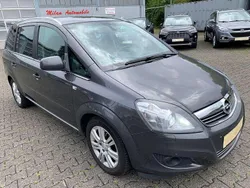 Grau Gebraucht 2010 Opel Zafira Innovation Van / Kleinbus | 3.950 € (Guter Preis)