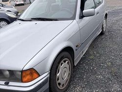 Gebraucht 1994 BMW 318 Compact Kleinwagen | 2.990 €