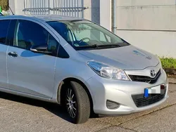 Grau Gebraucht 2012 Toyota Yaris Kleinwagen | 5.600 € (Fairer Preis)