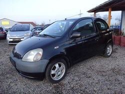 Schwarz Gebraucht 2001 Toyota Yaris Terra Limousine | 550 € (Superpreis)
